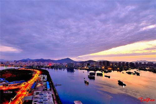 有个什么佛是什么歌（歌词里面有佛）